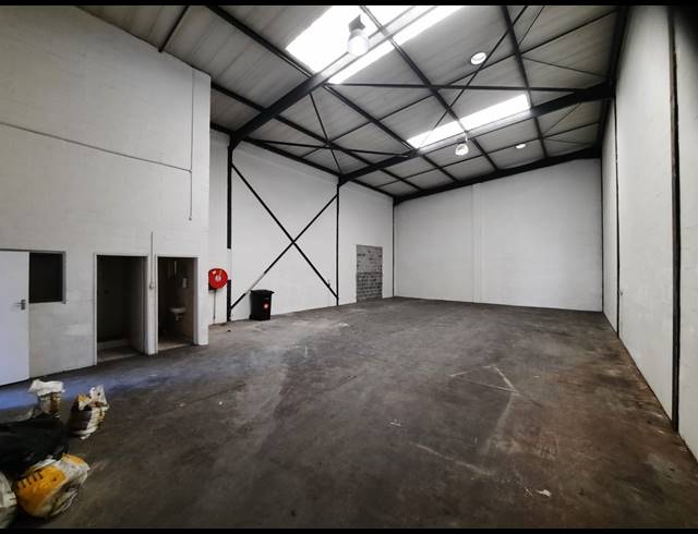 296M² WAREHOUSE TO LET IN BEACONVALE